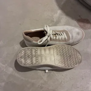 Vionic Galia Womens Knit Lace Up Sneakers Cream Tan Walking Shoes‎ Size 8.5 thumbnail 4