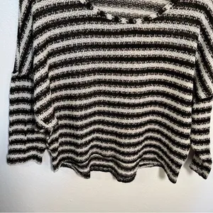 Teenbell Women's Oversized Knit Top White Black Metallic Rose Gold Stripes Round thumbnail 3