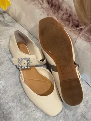 GB Mary Jane ballet flats, ivory low heels, Size 10 thumbnail 5
