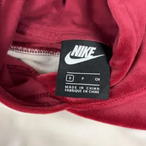 Nike Hoodie Womens Small Red Velour Pullover Cropped Hooded Lined Embroidered thumbnail 6