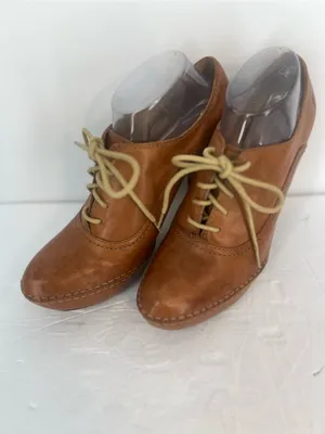 FRYE Anna Oxford Heel Booties size 10 lace up thumbnail 3