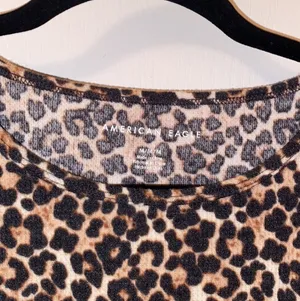 Cheetah Lettuce Hem Print Crop Top Short Sleeve thumbnail 2