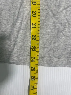 Good Ameeican NWT Women’s Grey V-Neck Short Sleeve Top M thumbnail 5