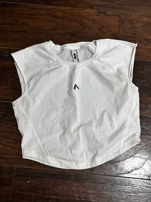 Alphalete cropped muscle tank thumbnail 1
