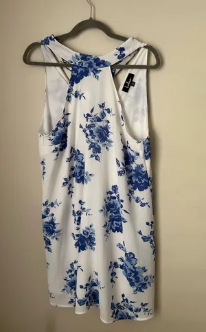 Floral lulus dress (M)  thumbnail 1