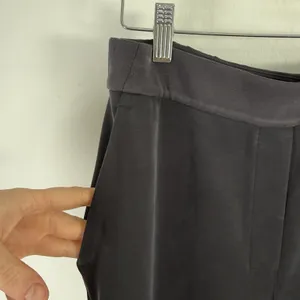 Lululemon Softstreme Relaxed High Rise Pant Black Commuter‎ Travel Womens 10 thumbnail 4