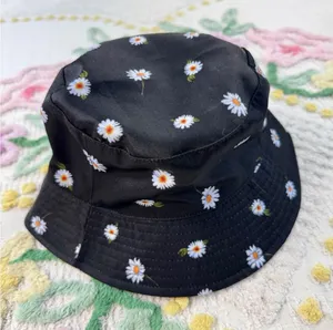 Alice + Olivia Daisy Floral Bucket Hat Black‎ White Stacey Bendet Sun Hat thumbnail 1