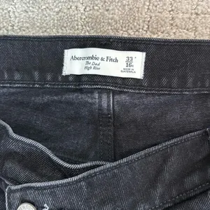 Abercrombie “The dad high rise” asymmetric criss cross waistband washed black grey gray thumbnail 7