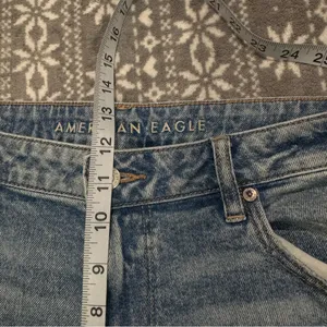 American Eagle Stretch Ripped Mom Jean High Waist 4041 Size 16 Short Streetwear‎ thumbnail 8