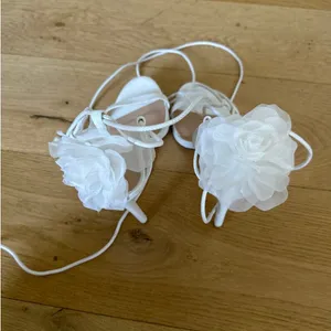 Gianni Bini x Caelynn Bell - Papillon Flower Ankle Wrap Strappy Sandals in White thumbnail 8