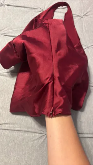 Lioness Top - red/burgundy linen thumbnail 3