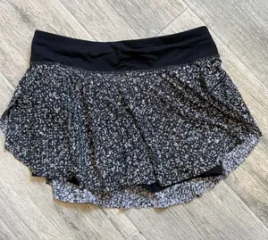 Lululemon Athletica Soundwave White Black Quick Pace Skirt Skort Women's Size 4 thumbnail 1
