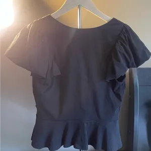 Women’s black short sleeve shirt thumbnail 3