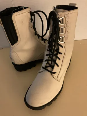 Sorel Women's off White leather Lace-Up Combat Boots with Black Laces 8 thumbnail 2