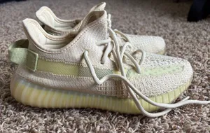 Yeezy Boost thumbnail 3
