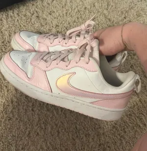 Nike Pink Dunk thumbnail 1