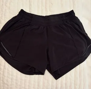 Lululemon Hot Hot Shorts thumbnail 1