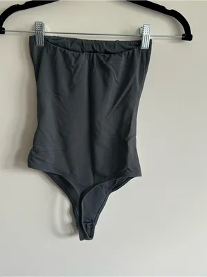 Aritzia Babaton Strapless Grey Bodysuit thumbnail 5