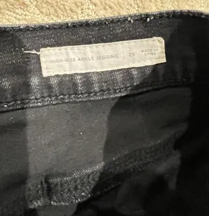 Ripped Jeans thumbnail 4