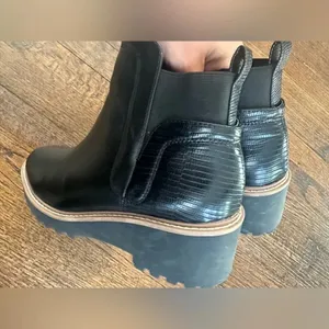 DV By Dolce Vita Rielle Lug Sole Chelsea Black Booties Size 9 thumbnail 5