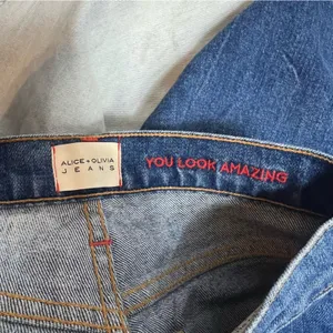 Alice + Olivia Jeans‎ Boyfriend Jeans Two Tone Blue 24 asymmetrical thumbnail 6