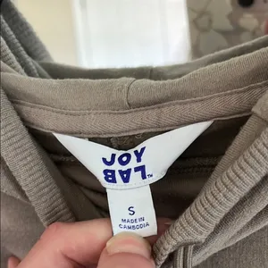 Joylab tan long sleeve thumbnail 4