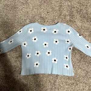 Princess Polly ribbed sweater! So cute and perfect for spring. thumbnail 2