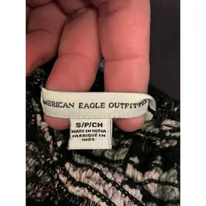 American Eagle Outfitters Blouse Womens Small Black Floral Off Shoulder Smocked thumbnail 5