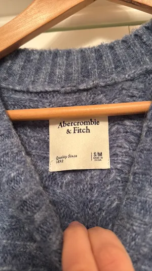 Abercrombie Cable Knit Sweater M thumbnail 2
