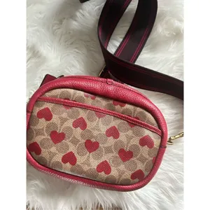 Coach Camera Bag Signature Canvas Heart Print Crossbody C8390 thumbnail 7