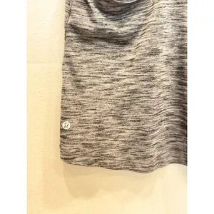 Lululemon Twist & Toil Tank Size‎ 4 Heathered Black Built In Bra Yoga Gym thumbnail 7