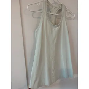 lululemon tank top NO SIZE TAG thumbnail 4
