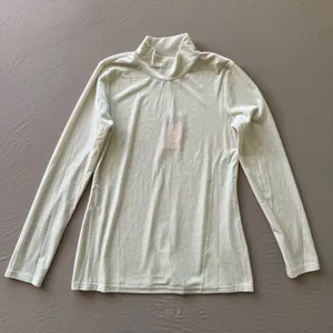 Bliss Sheen Velvet Mockneck Top thumbnail 2