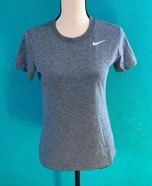 The nike tee dri fit top in size small thumbnail 1