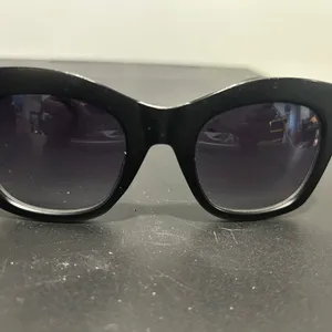 Steve Madden Black Sunglasses Sleek Design UV Protection thumbnail 3