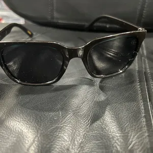Stylish Black Sunglasses thumbnail 7