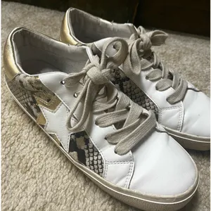 Steve Madden sneakers 7.5 thumbnail 1