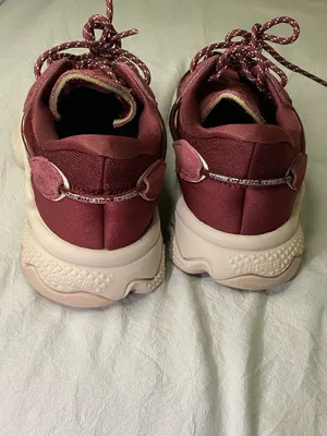 Adidas Ozweego Burgundy Sneakers women size 8.5 thumbnail 3
