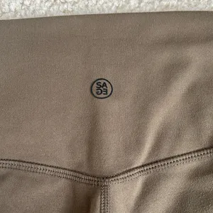 Sage Collective High Waisted Athletic Leggings in Brown Women’s Large thumbnail 4