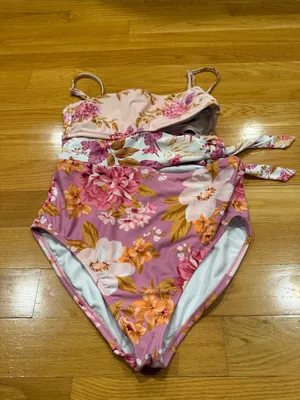 Kona sol floral one piece size medium. thumbnail 2