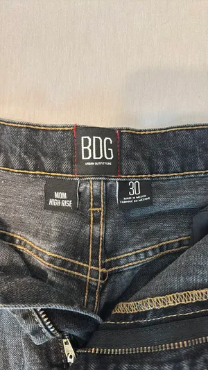 BDG Black Jean Shorts Urban Outfitters thumbnail 4
