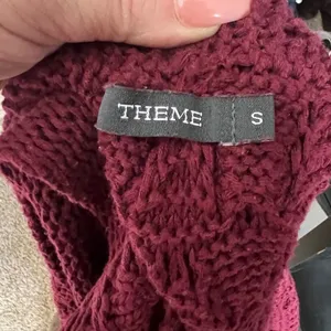 Theme Cardigan Sweater Vest‎ thumbnail 2
