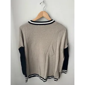 Joseph A Oversize V thumbnail 5