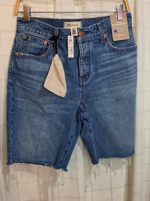 Madewell Long Denim Shorts in Pedersen Wash thumbnail 2