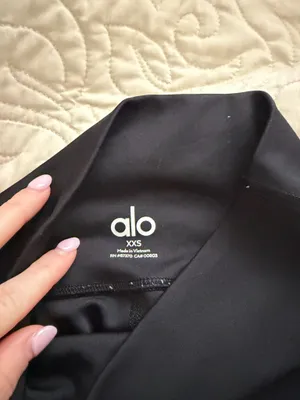 Alo Yoga Leggings thumbnail 4