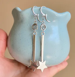 Handmade y2k Kawaii funky grunge style shooting stars & swirl charms stainless steel dangle earrings 🎲🖤 thumbnail 1