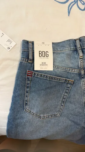 BDG Mid-Rise Olive Stovepipe Jeans thumbnail 2