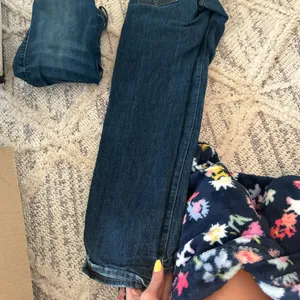 Blue Abercrombie Jeans thumbnail 8