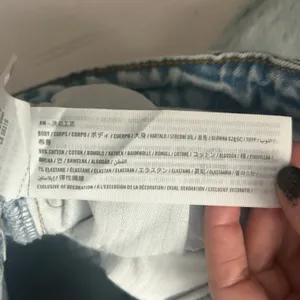 Abercrombie Curve Love: The Dad High Rise Jean 28 thumbnail 5