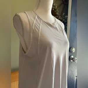 Lululemon sculpt tank top with back vent size 8 thumbnail 2